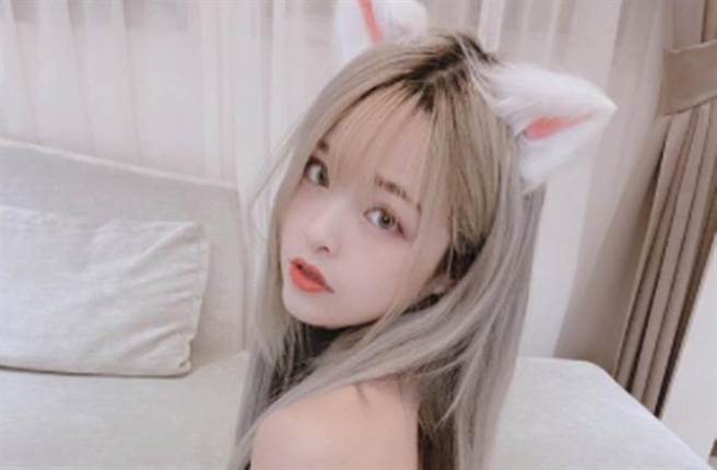 米砂（Misa）推出《鲍鱼游戏》，引起网友热议。（图／misa72600 IG）