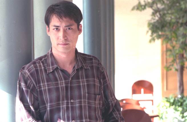 黄建群浓眉大眼、身形挺拔，从年轻时帅到现在。(中时资料照片)