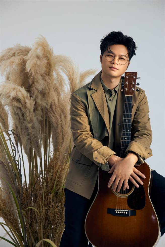 陈莫非即将发行首张个人全创作专辑《慢慢变好》。（福茂唱片提供）