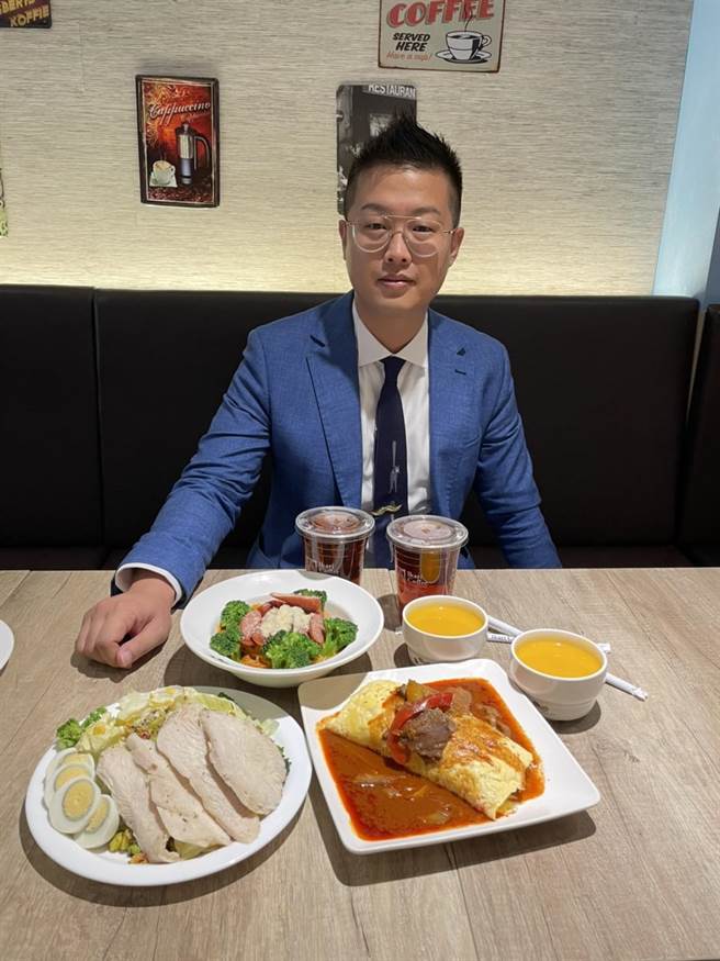 怡客咖啡总经理刘人豪表示，五倍券带动营收成长超过3成。（怡客咖啡提供）