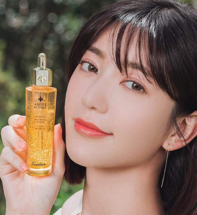 女星郭雪芙持续为娇兰代言皇家蜂王乳平衡油3G。（娇兰提供） 