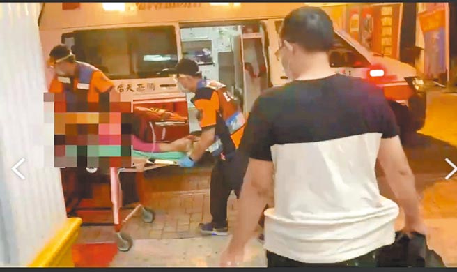 高雄警方赴台南抓要犯，警匪驳火16枪，陈姓枪击要犯当场遭击毙，警方将他送医仍不治。（翻摄照片／石秀华高雄传真）