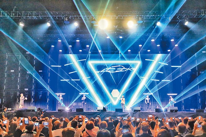 高雄海洋文化及流行音乐中心歷经12年筹建完工，并于昨天举办开幕演唱会。（高市府新闻局提供／洪浩轩高雄传真）