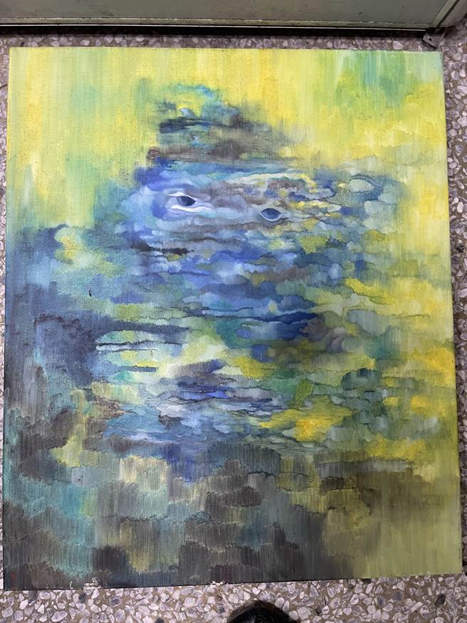 竹南警分局在头份市林森路逮捕谢姓嫌犯人车，起出赃物画作1批。（读者提供／谢明俊苗栗传真）