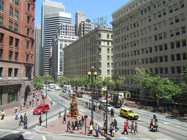 最新调查显示，全球房市有六成四看涨！全球买家积极加入「抢房比赛 」。图／蔡惠芳