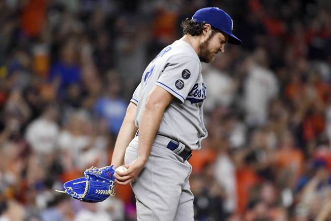 道奇投手包尔因为性侵官司而无法出赛。（美联社资料照）