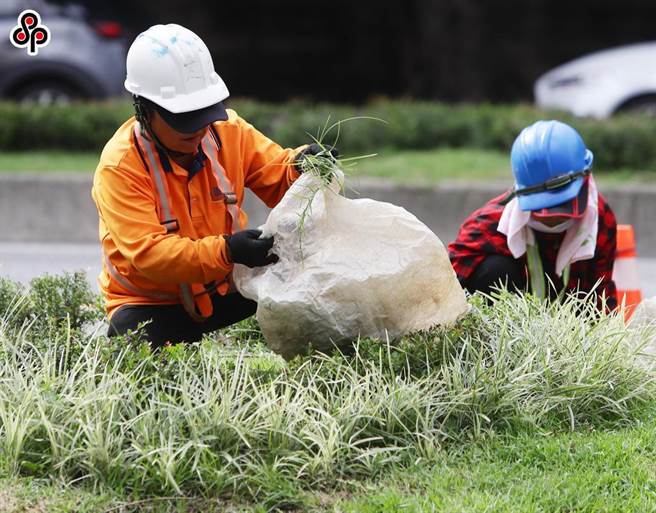 行政院近日核定明年基本工资月薪调整至2万5250元、时薪调整至168元，但与此同时也要求经济部研议配套措施。（报系资料照）