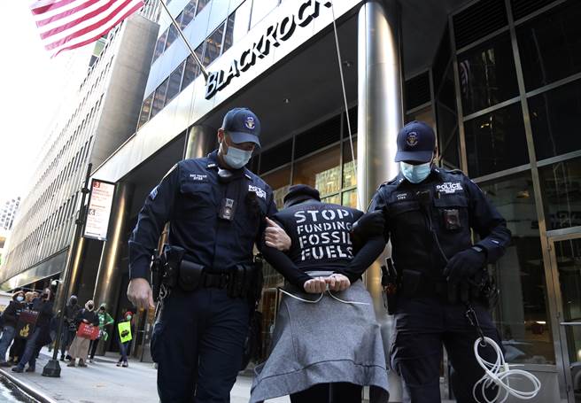 美国纽约市市长白思豪10月20日发布命令，要求紧急应变人员接种疫苗。(图／美联社)