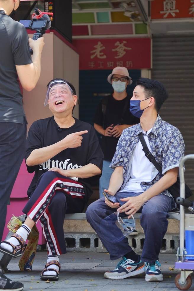 孙德荣破天荒参加《台湾好吃惊》外景节目。（国兴卫视提供）