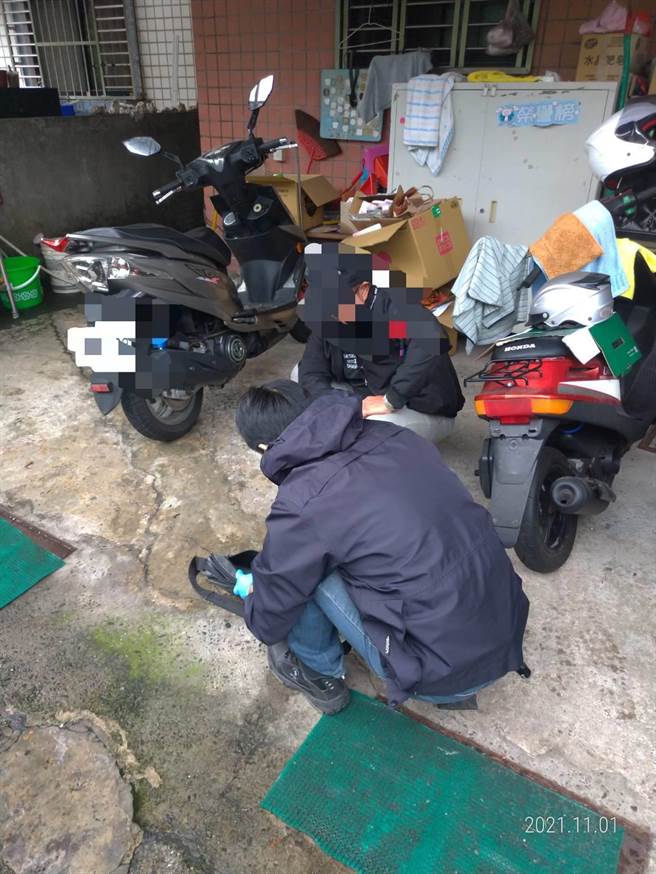 警方在许男家中查扣少量安非他命毒品和吸食器。（基隆市警局提供／陈彩玲基隆传真）