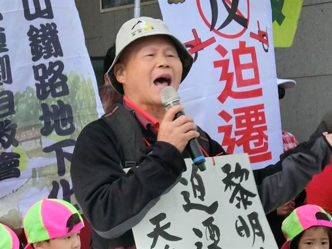 黎明幼儿园长林金连有意参选中二选区立委补选，表示4日上午10时将于台北市立法院群贤楼侧门口宣布参选，强调打破蓝绿，还给台湾公理正义。（资料照／卢金足摄）