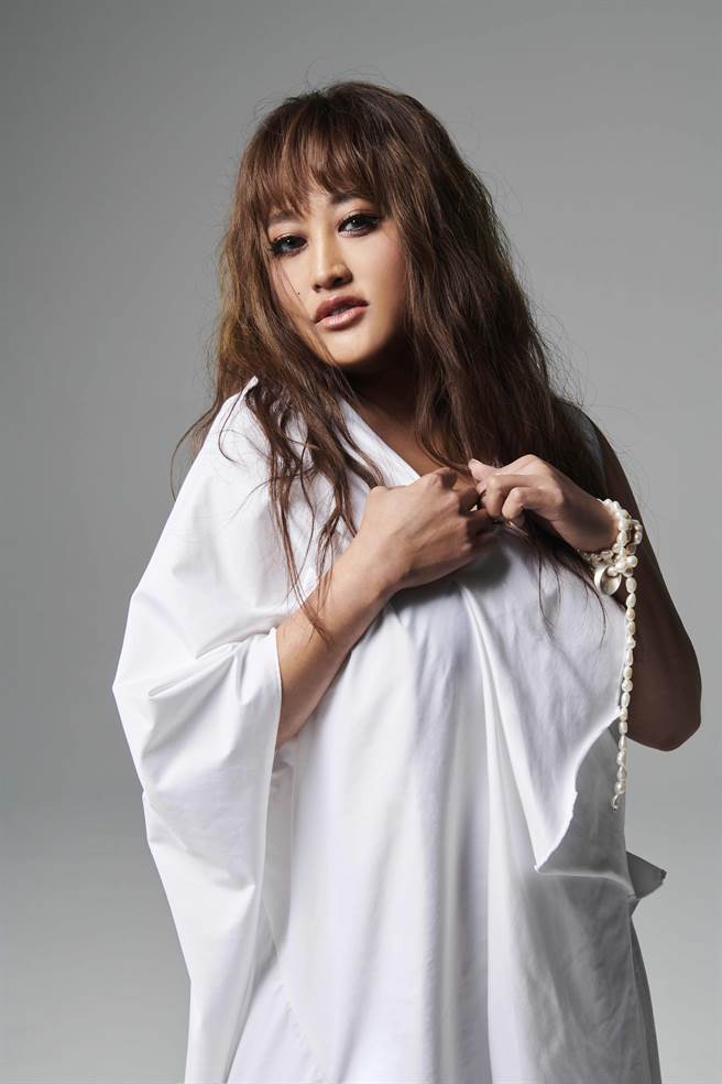 家家将与表弟所组的乐团「兄弟职责」携手开唱。（相信音乐提供）