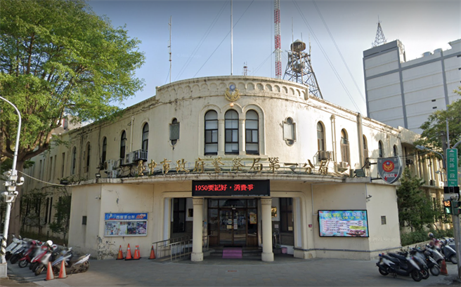 台中市一名洪姓警员驾驶巡逻车不幸辗毙路倒民眾，遭地检署移送。图为台中市政府警察局第一分局。（翻摄自Google Maps）