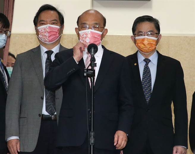 行政院長蘇貞昌（前）。（資料照/趙雙傑攝）