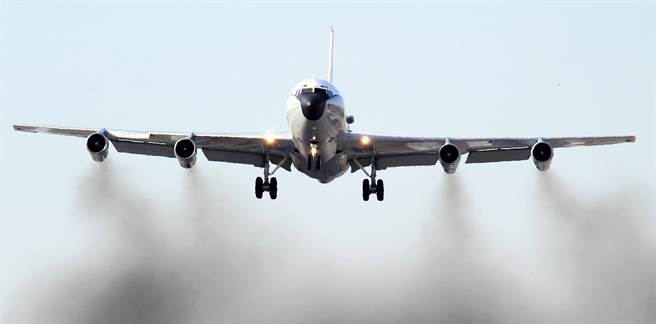 WC-135「不死凤凰」（Constant Phoenix）核侦察机的绰号是「核嗅探器」（Nuke Sniffer）。（美国空军）