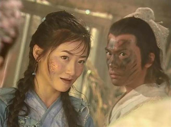 陈紫函在《倚天屠龙记》中的殷离一角令人印象深刻。(图/翻摄自微博)