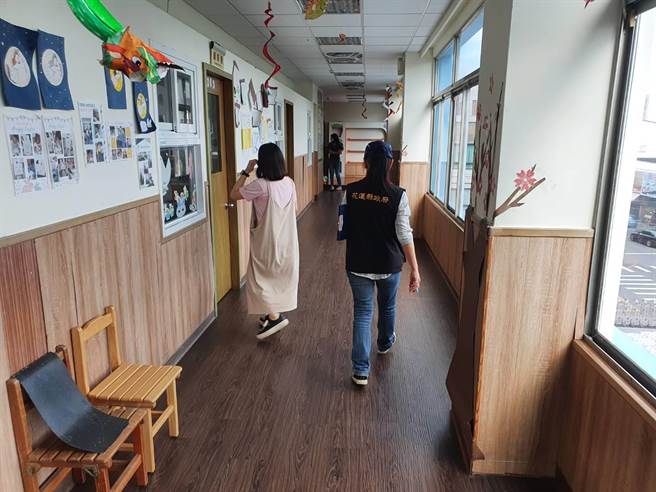 教育部10年未补助学校课桌椅汰换费用，县府经自行编列五千万元逐年逐步更替。（资料照片）