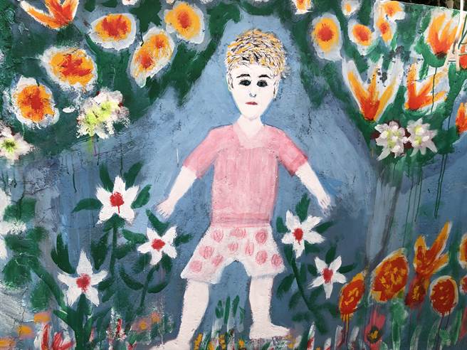 李振谦的作品之一。大胆用色和粗中有细画法，却让乡亲惊艳不已。（李金生摄）