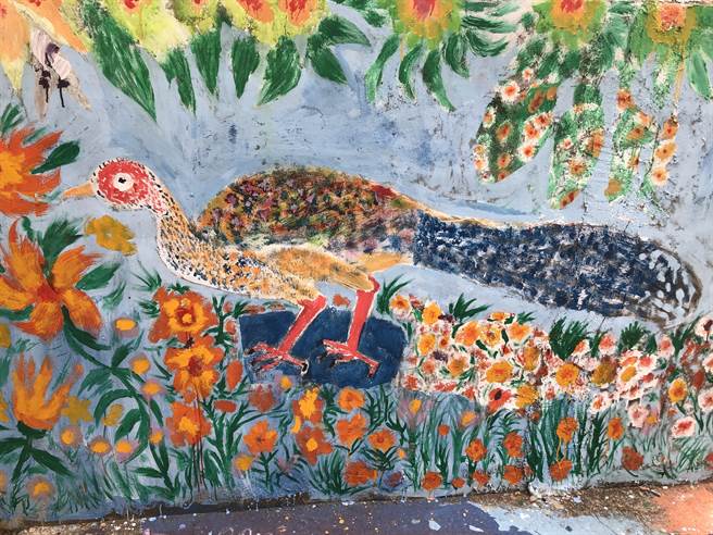 李振谦的作品之一。大胆用色和粗中有细画法，却让乡亲惊艳不已。（李金生摄）