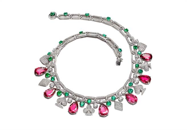 BVLGARI CINEMAGIA系列 Queen of Hearts顶级红碧玺、祖母绿与钻石项炼。（BVLGARI提供）