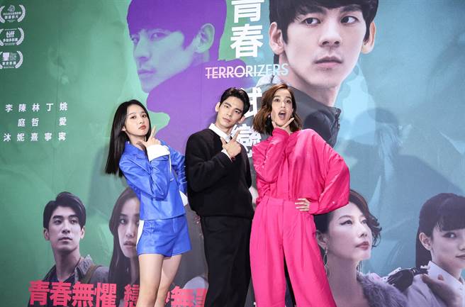 李沐（左起）、林柏宏、陈庭妮在片中都有大尺度床戏。（陈俊吉摄）