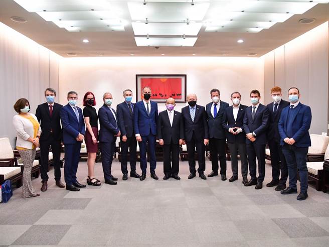 行政院长苏贞昌今日接见欧洲议会代表团 (行政院提供)