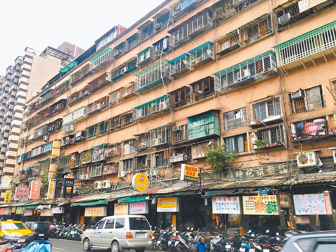 北市建管处近期也针对复合式老旧公寓优先列入辅导对象。（示意图／本报资料照片）