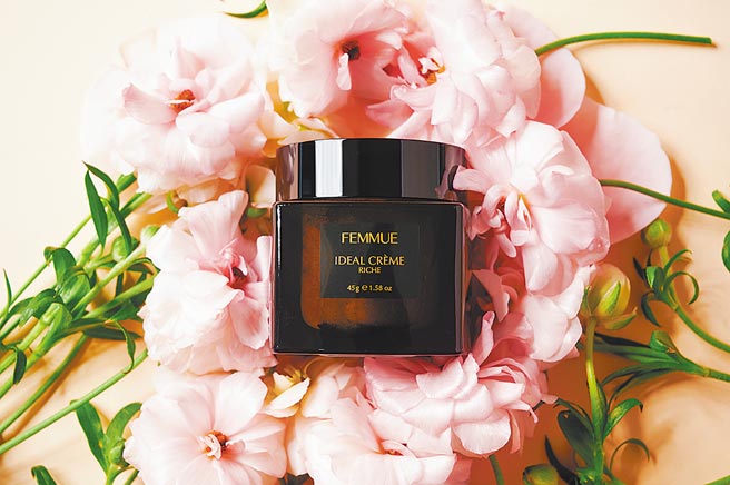 义大世界购物广场的iGLAMOUR爱．迷人，12日到18日推出预购独赠好礼、五倍券专属回馈。（义大世界购物广场提供）