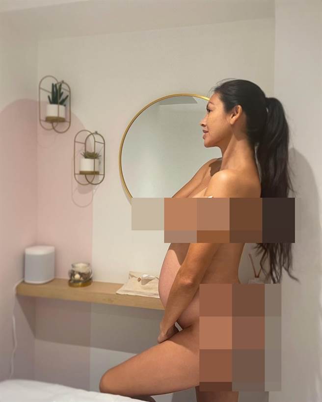 Rosemary晒全裸孕肚美照。（图／翻摄自rosemary_vdb IG）