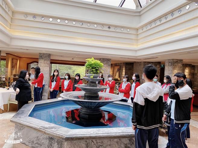 新北市智光商工特别为落实产业专班创办的理念与精神，3日在景文科大旅馆系协助之下安排参访。（景文科大提供）