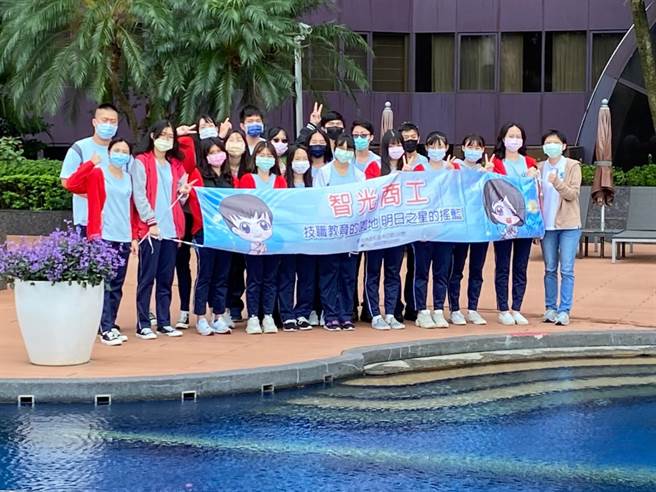 新北市智光商工特别为落实产业专班创办的理念与精神，3日在景文科大旅馆系协助之下安排参访。（景文科大提供）