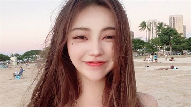 黄琳近日在IG上陆续公开万圣节的火辣穿搭，令网友大喷鼻血。（图／IG@lovelynnboo）