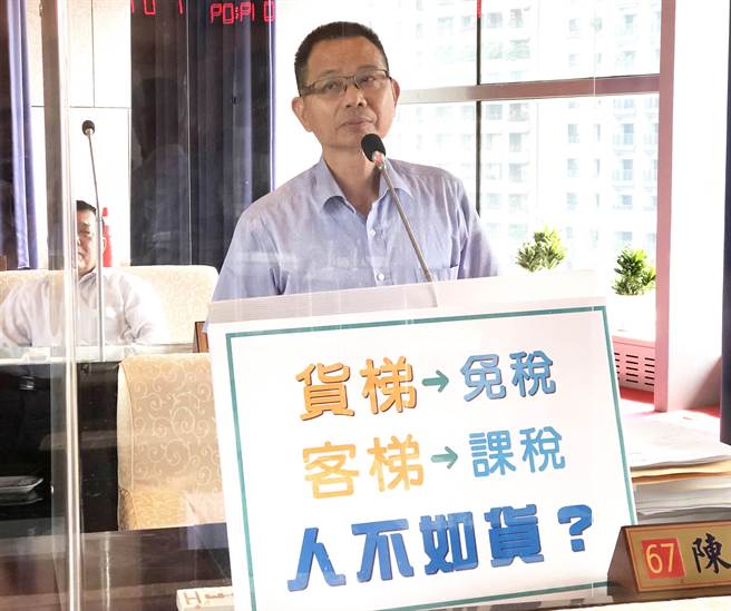 陳清龍表示，「電梯」對於老年人或行動不便者而言是交通工具的延伸，更是生活必需的設備。(陳世宗攝)