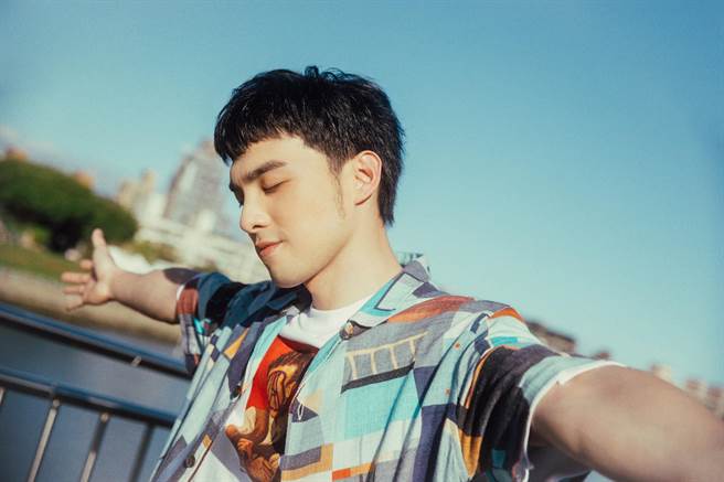 黃偉晉年底即將發行首張專輯《CreaLife》。（愛貝克思提供）