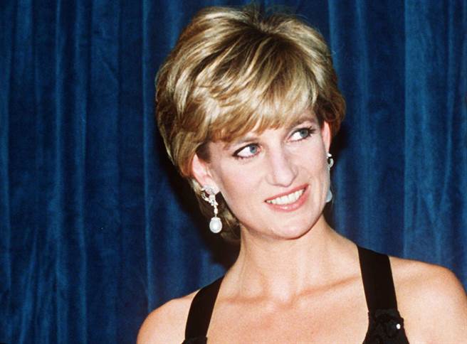 黛妃1995年在紐約希爾頓飯店獲頒腦性麻痺慈善人道獎的神情。（達志圖庫/TGP）