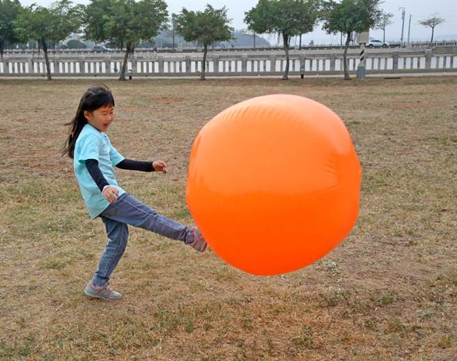 金门莒光湖畔6、7日下午2时至晚间7时，将连办2天「纯粹．野餐」亲子活动。（金城镇公所提供）