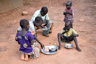 每天餓死人數比染疫死亡還多 南蘇丹人工作8天才買得起一餐