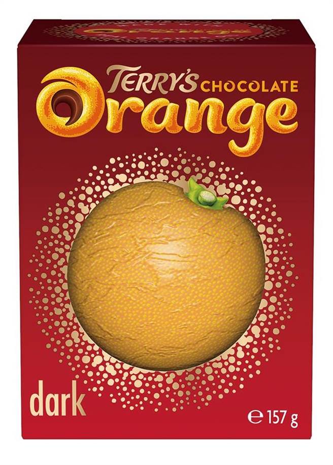 家樂福Terry’s橘子造型巧克力，有牛奶、黑巧克力（圖），157g，99元。（家樂福提供）