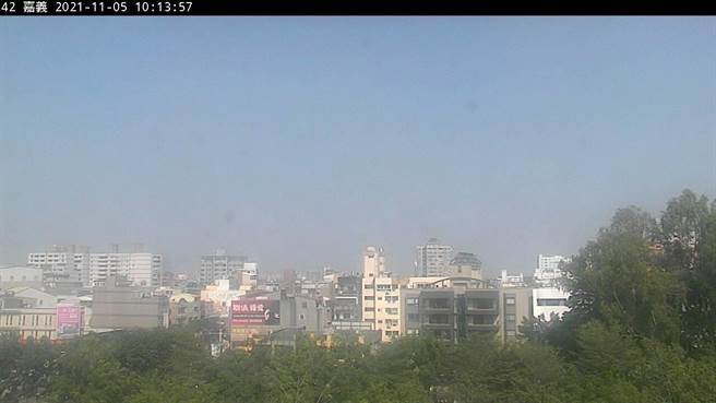 雲嘉南零星地區空汙達紅色警示等級。（翻攝自空氣品質監測網／林良齊台北傳真）