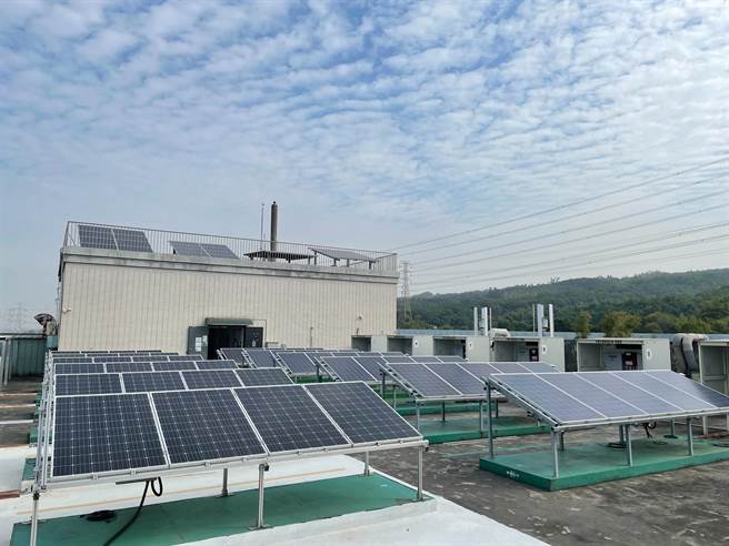 弘光科大推動永續校園有成，校內建置太陽能光電等系統。（陳淑娥攝）