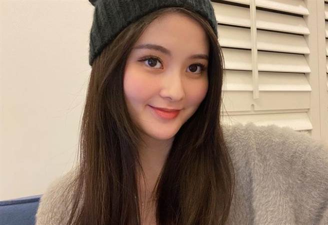 廖思惟遺傳到媽媽孫芸芸的好基因，長得亭亭玉立。(圖/翻攝自廖思惟IG)