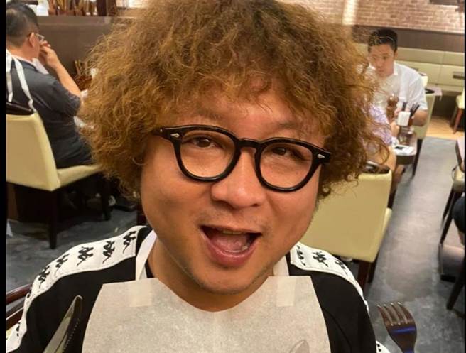 納豆現在手上握有多個綜藝節目的主持棒。（摘自臉書）