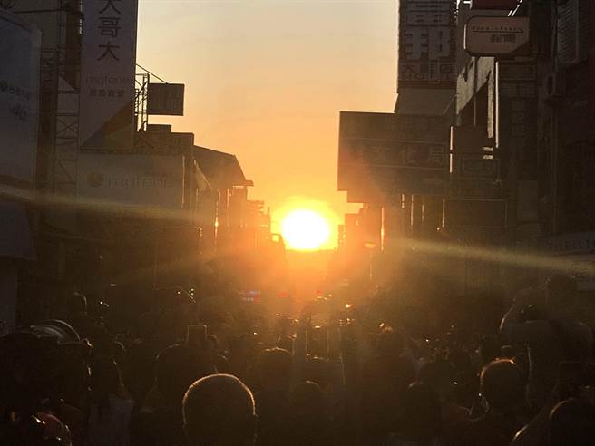 悬日景观，即将于7到9日在南投市民族路重现。（廖志晃摄）