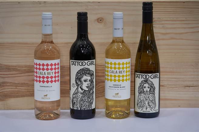 小資入門一定要嘗試的還有買二送一的酒款，達人直呼必買不可（家樂福提供）