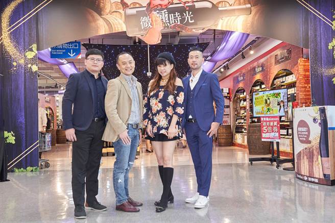 家樂福「零死角」酒展邀請達人推薦酒單，讓大家樂飲不採雷。左起GAMA吳祥毓、Vincent盧（家樂福提供）