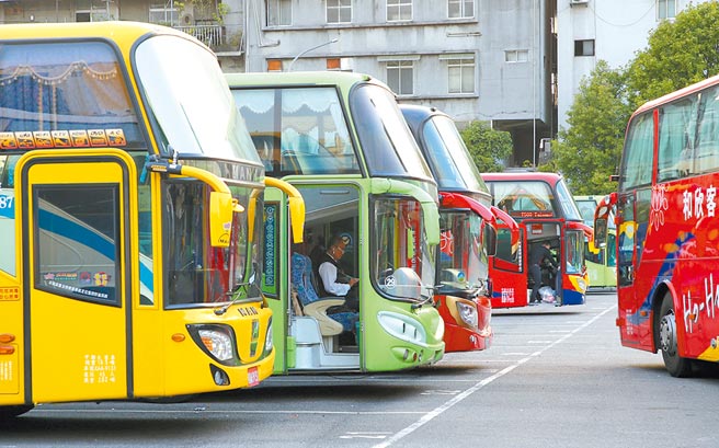 明年国际油价仍持续看涨，客运票价恐首当其衝。图／本报资料照片