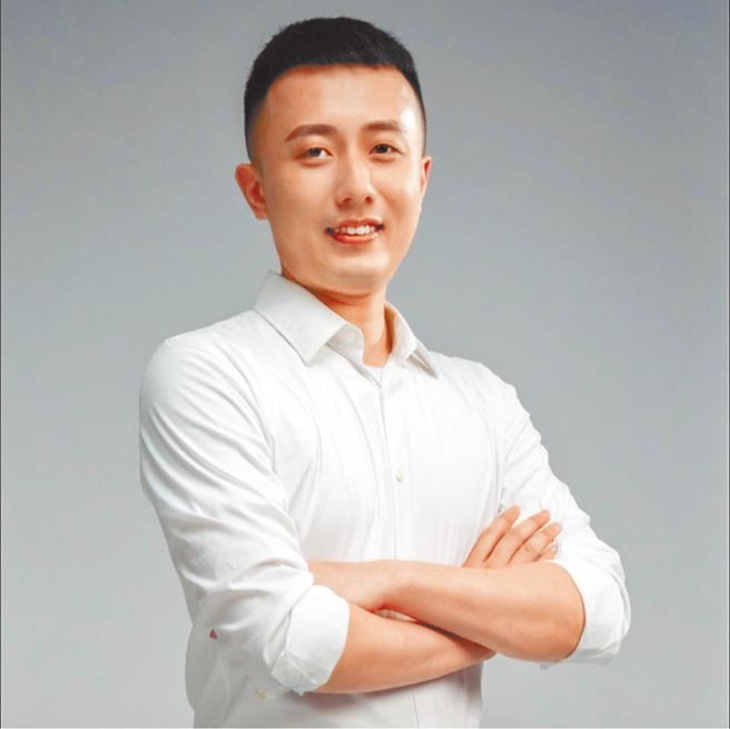 桃園市議長邱奕勝轉戰桃園市長，派出姪子邱繼泰參選中壢區市議員，延續地方服務。（摘自邱繼泰臉書／呂筱蟬桃園傳真）