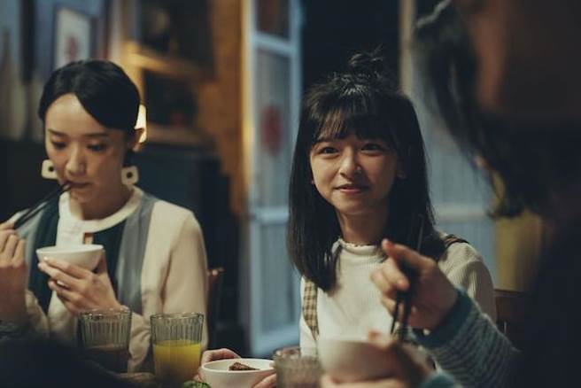 陈姸霏（中）在《2049》有未成年怀孕情节！（瀚草影视提供）