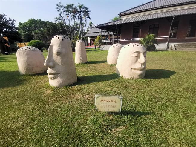 台南市总爷艺文中心成立20年，园区内处处可见艺术家作品。(刘秀芬摄)