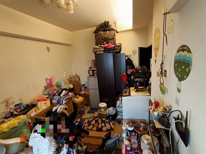 印尼籍陈姓女子与同居人林姓男子涉嫌杀害2岁儿子，而陈女一家蜗居在竹南一处小套房，居住环境相当恶劣。（桃园市警察局妇幼队提供／赖佑维桃园传真）